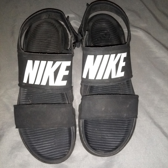 Nike Shoes - Nike sandals